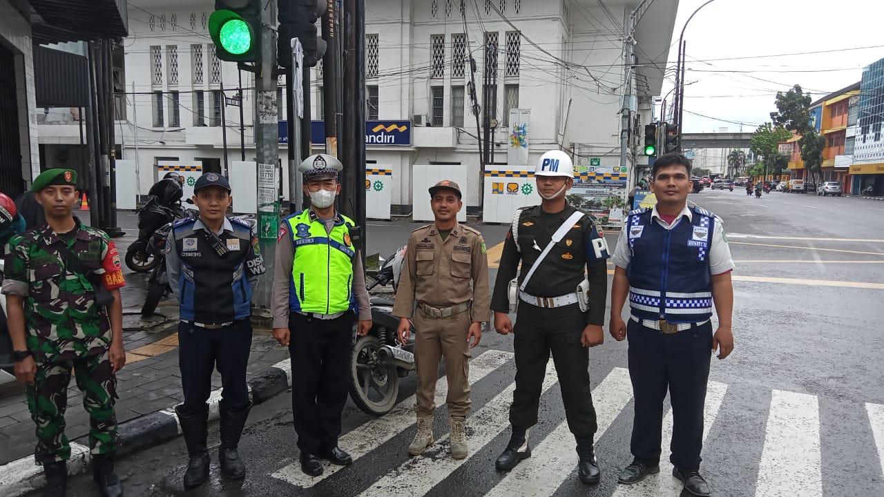  Kegiatan dalam melakukan Pengamanan dan Pengaturan Arus Lalu Lintas dalam rangka Implementasi Manejemen Rekayasa Lalu Lintas di Kawasan Inti Kota Medan